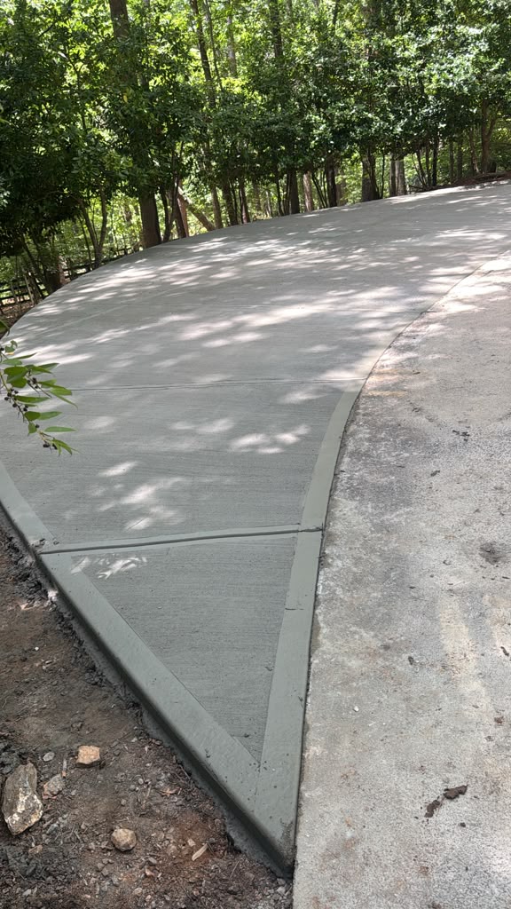 Curved Yard Feature — before